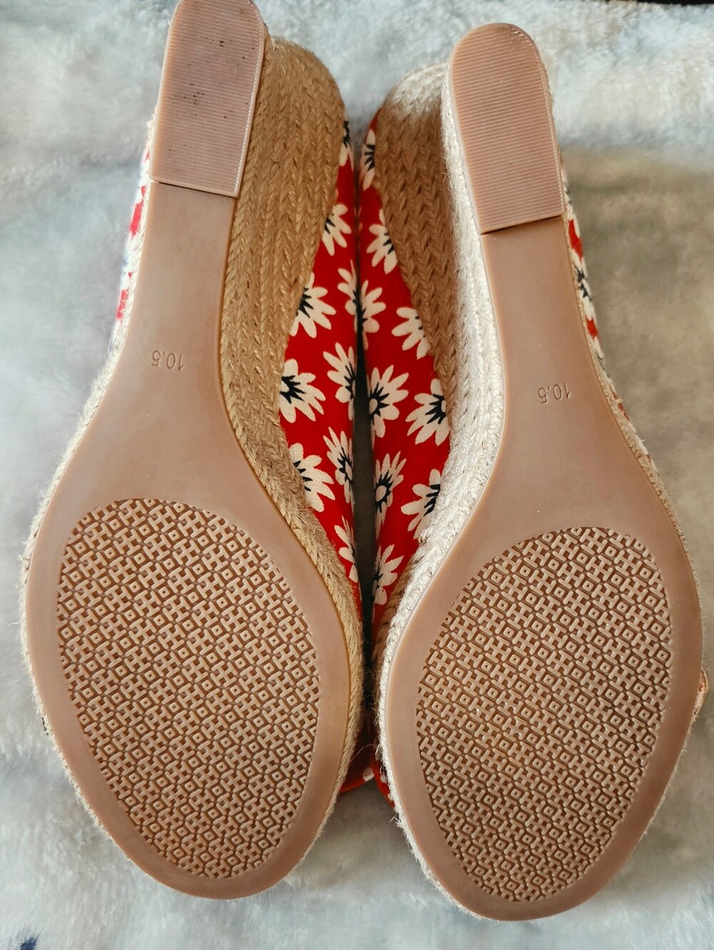 Tory Burch Red Daisy Espadrille Wedges with Navy Centers and Bow - Picture 6 of 6